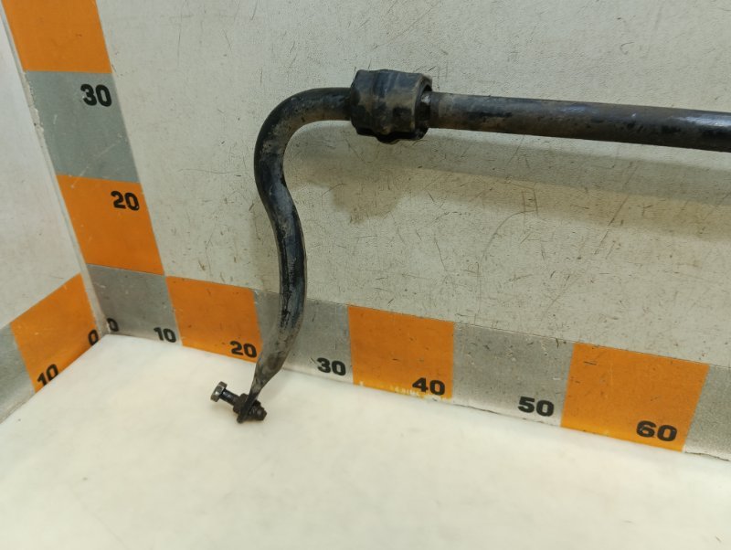 Стабилизатор передний