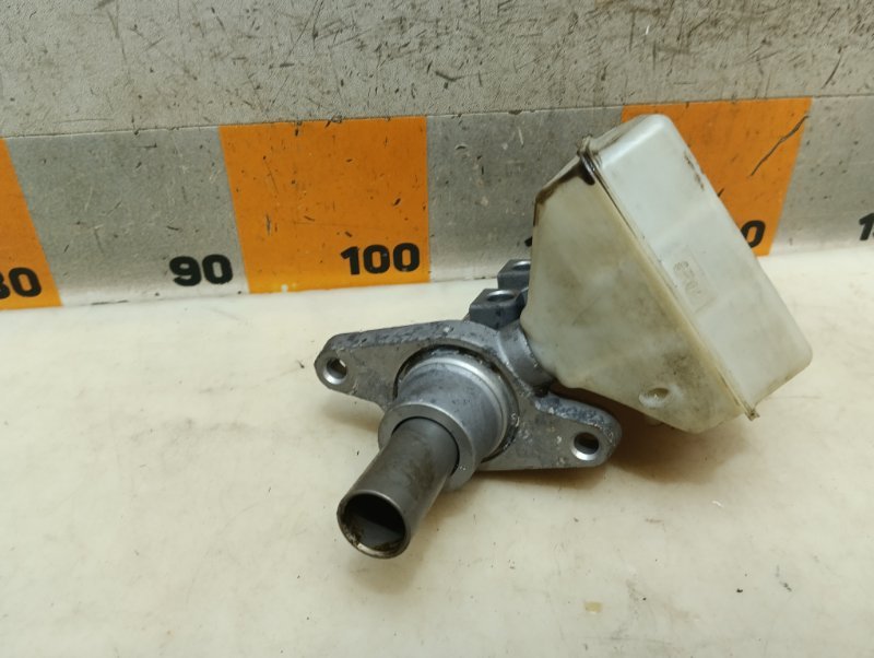 Цилиндр тормозной главный