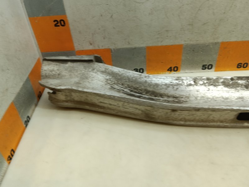 Усилитель заднего бампера