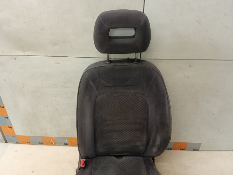 Сиденье переднее левое