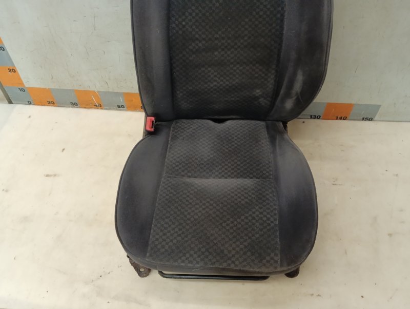 Сиденье переднее левое