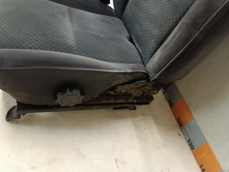 Сиденье переднее левое