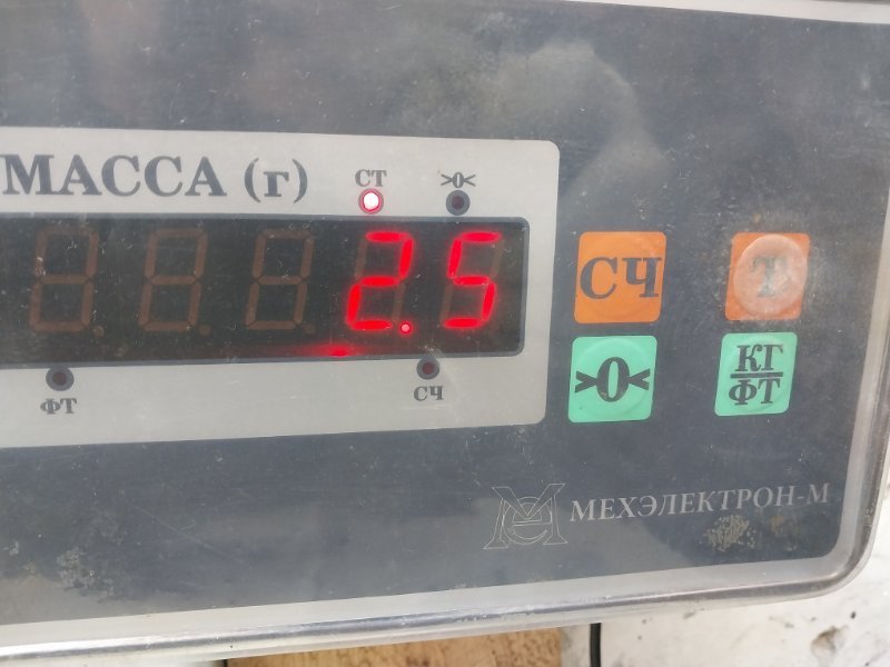 Стекло двери передней левой