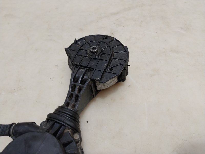 Ролик-натяжитель