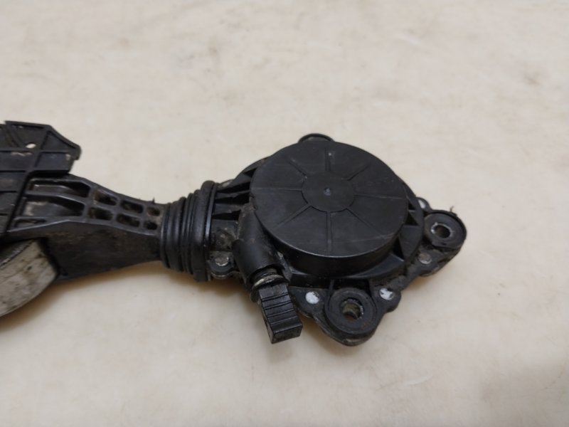 Ролик-натяжитель