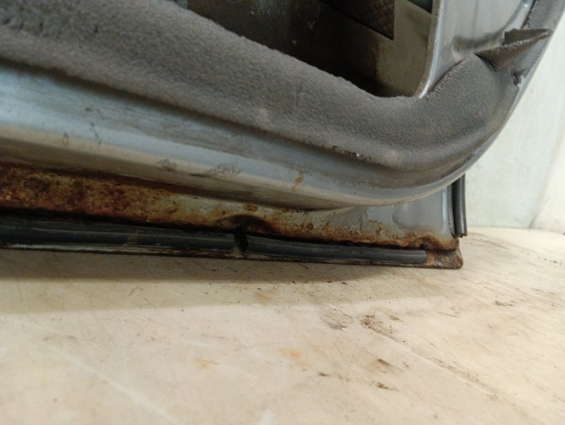 Дверь задняя правая