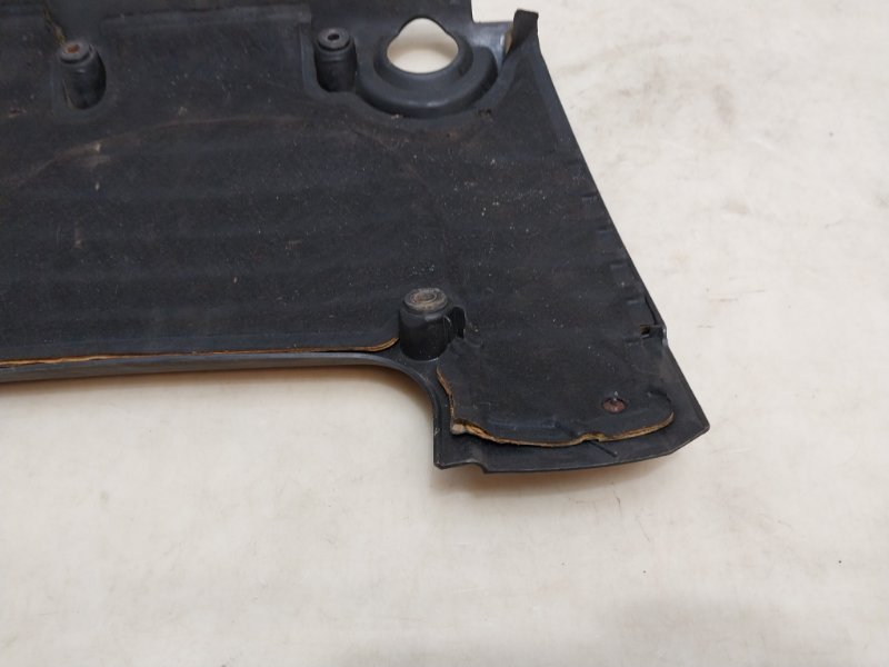 Крышка двигателя