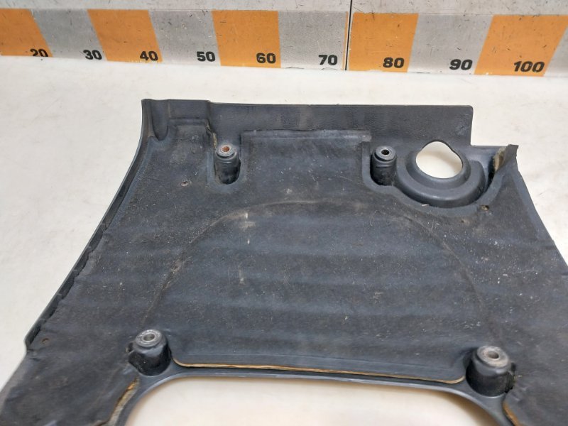 Крышка двигателя