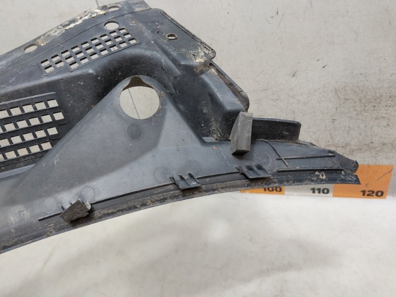 Планка под лобовое стекло