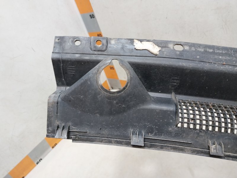 Планка под лобовое стекло