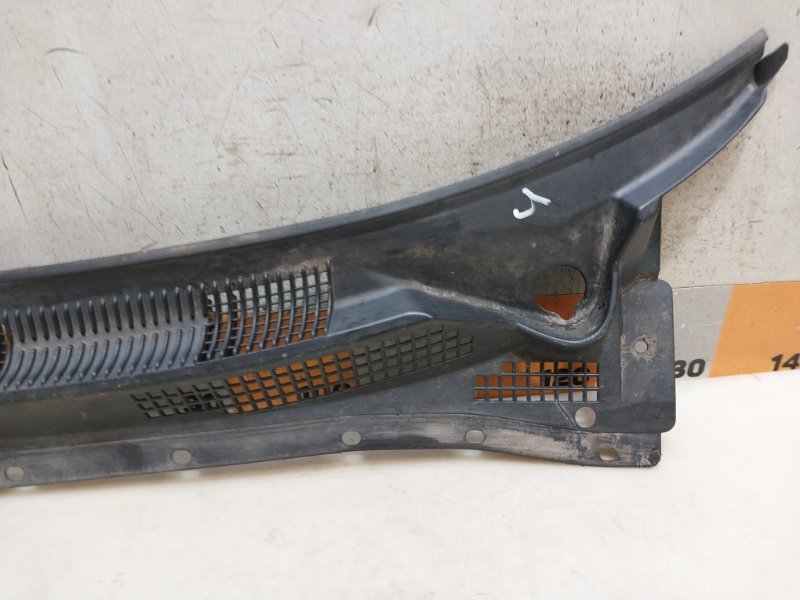 Планка под лобовое стекло