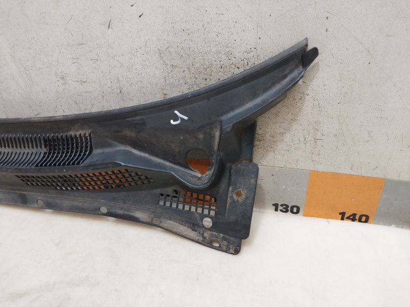 Планка под лобовое стекло