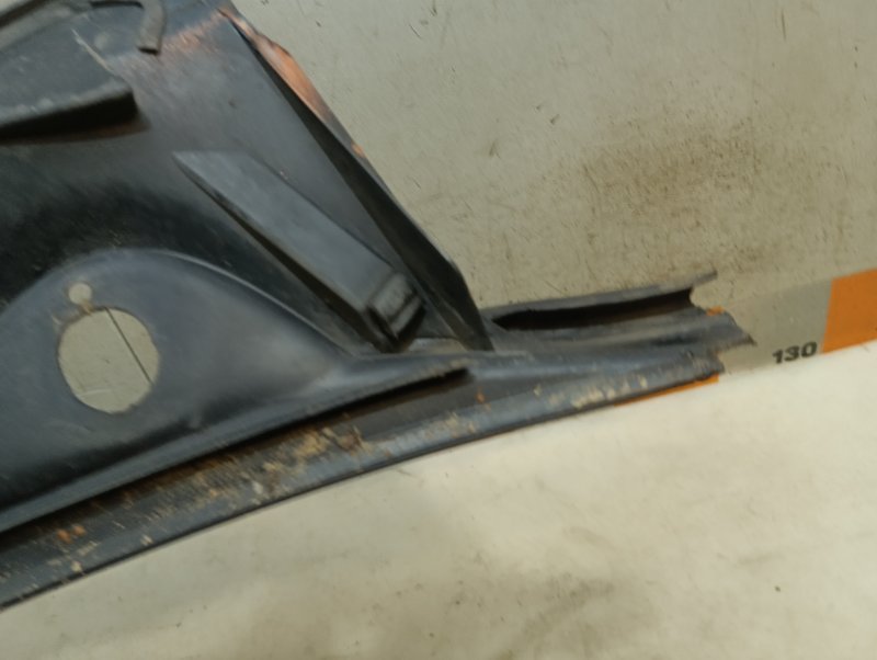 Планка под лобовое стекло