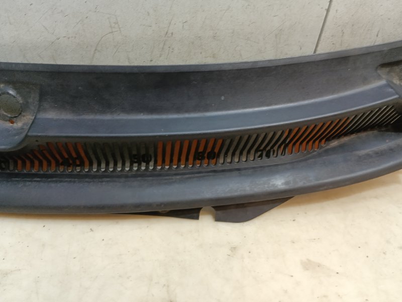 Планка под лобовое стекло