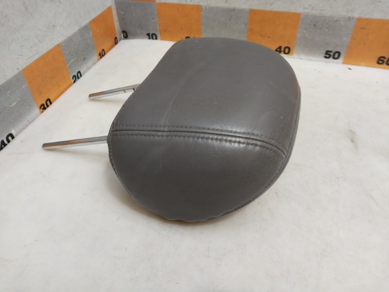 Подголовник сиденья