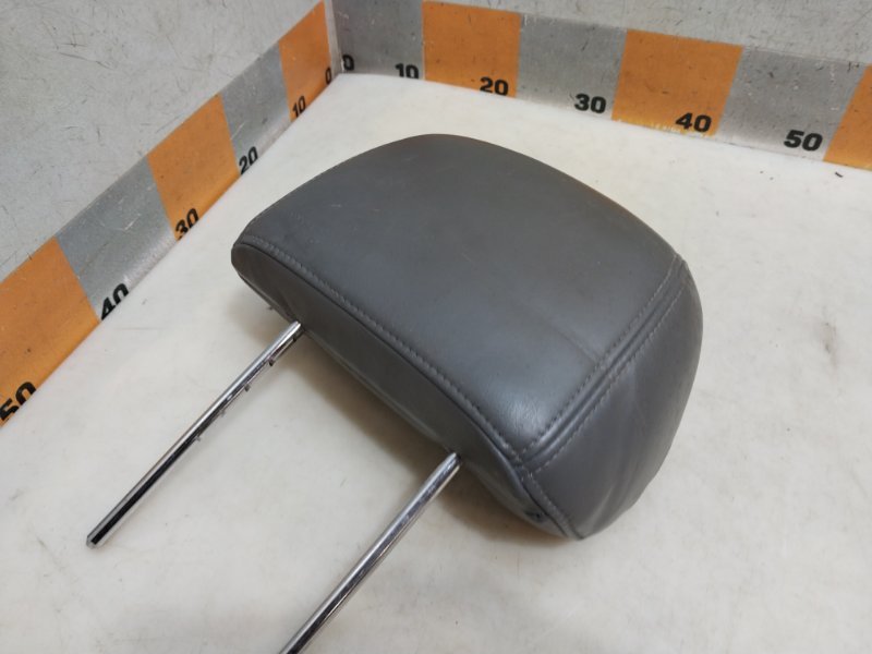 Подголовник сиденья