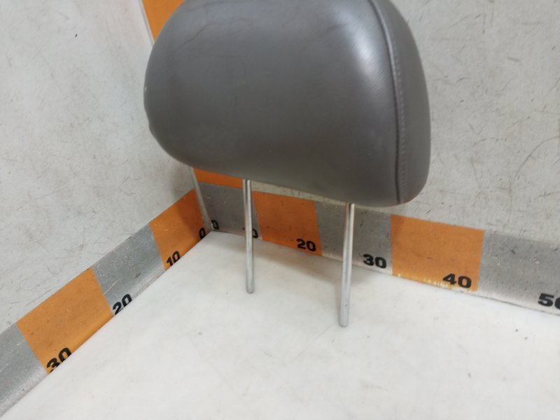 Подголовник сиденья