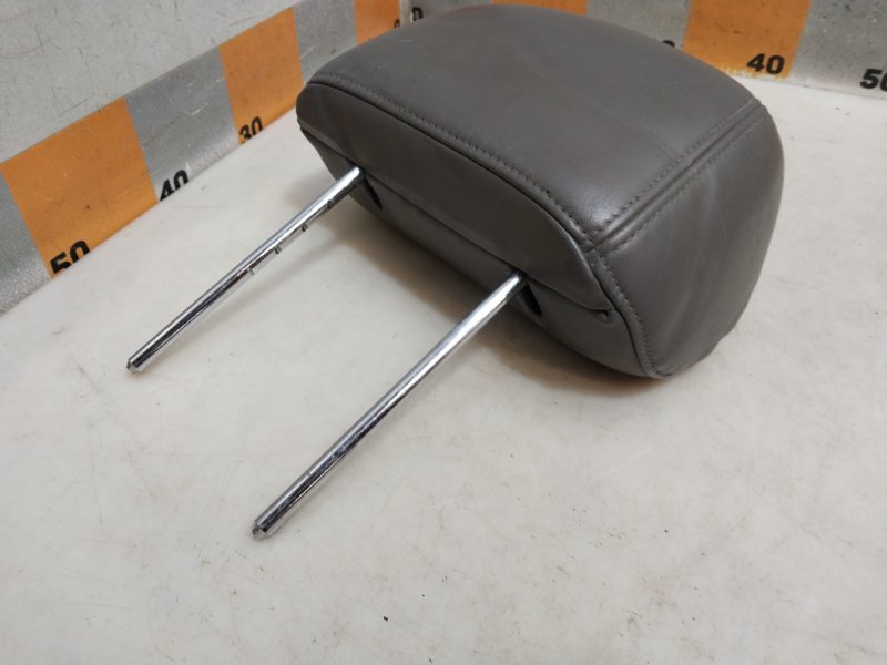 Подголовник сиденья