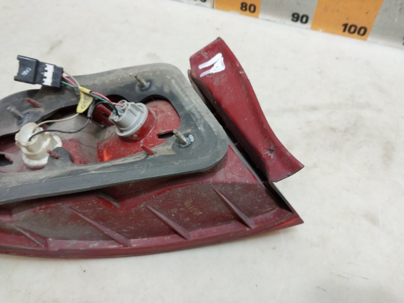 Фонарь задний правый