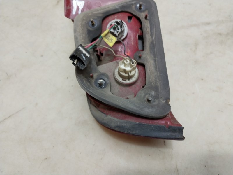 Фонарь задний правый