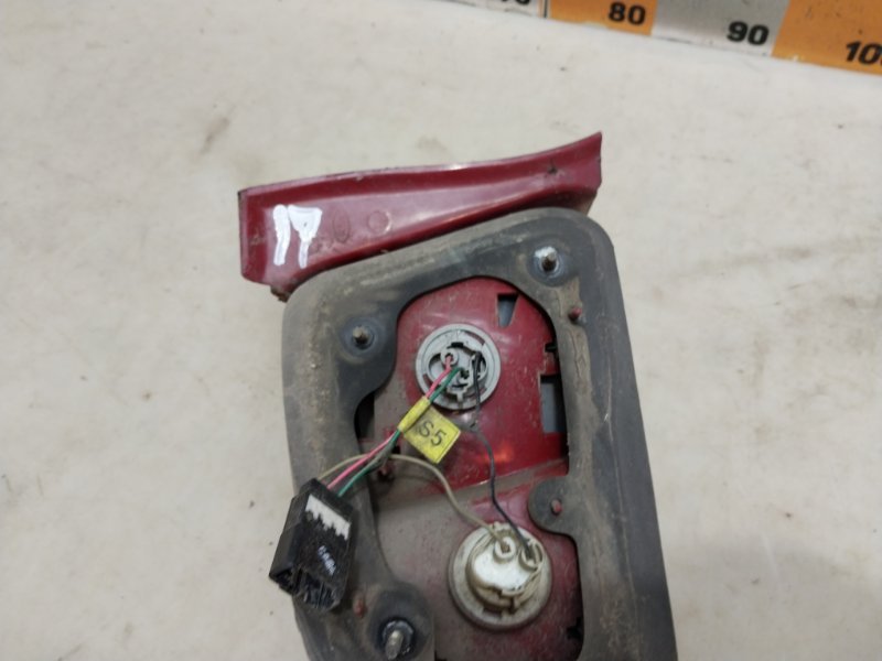 Фонарь задний правый