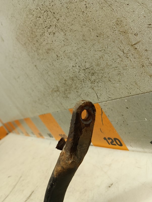 Стабилизатор передний