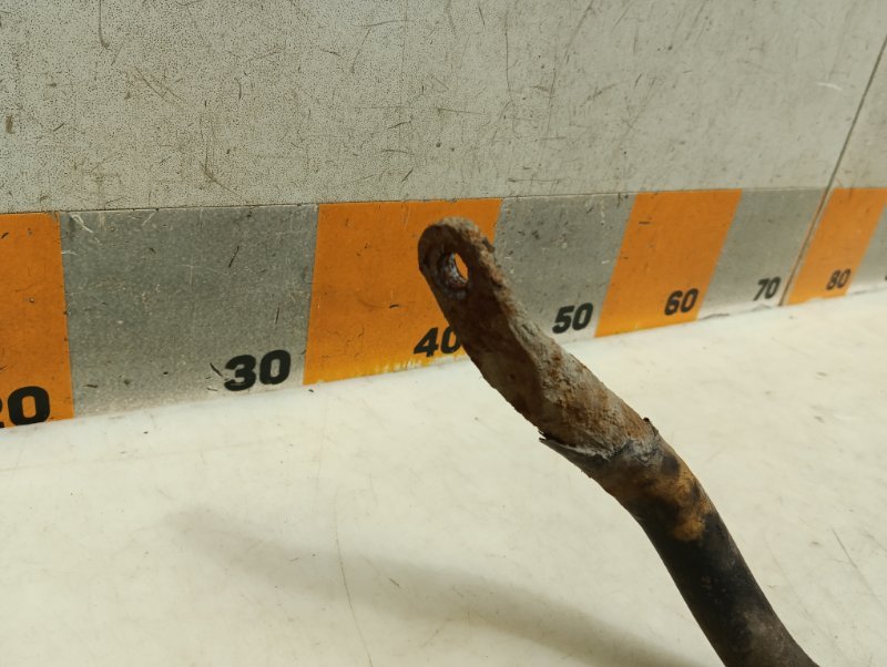 Стабилизатор передний