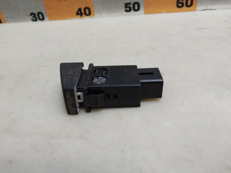 Кнопка обогрева сидений