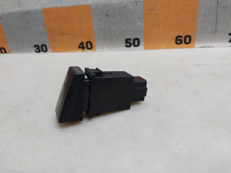 Кнопка обогрева сидений