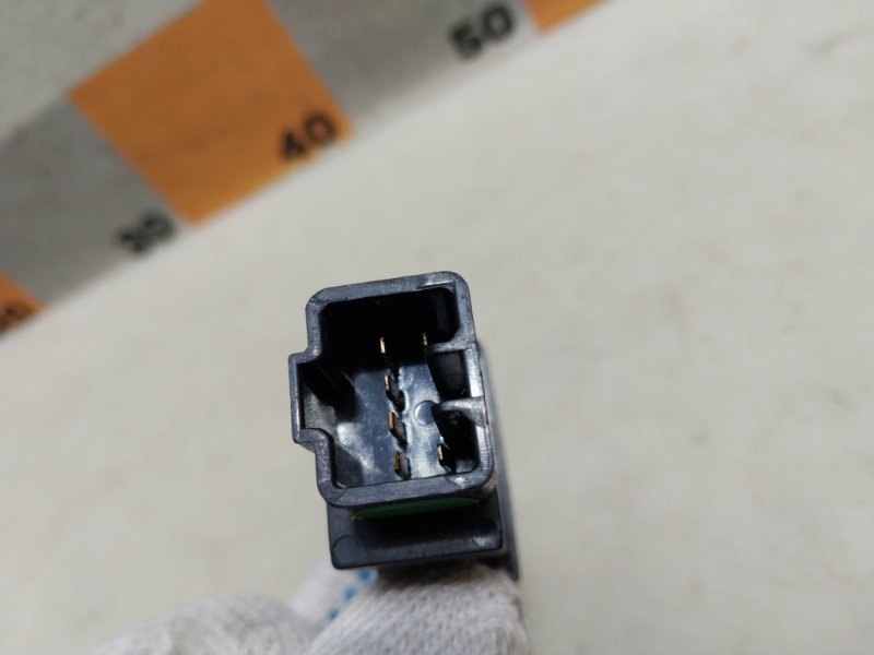 Кнопка обогрева сидений