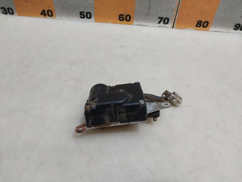 Моторчик заслонки печки