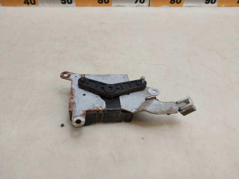 Моторчик заслонки печки