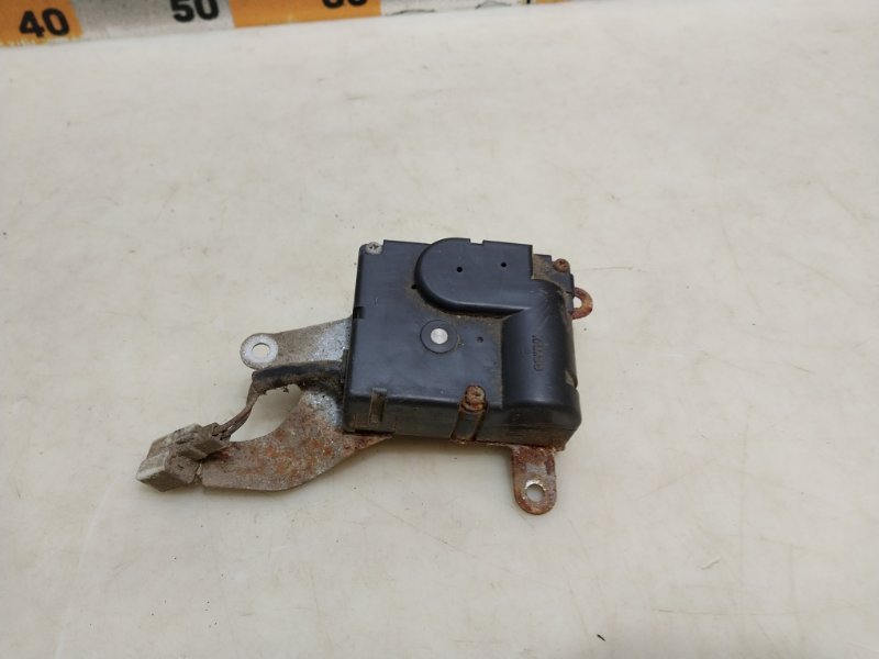 Моторчик заслонки печки