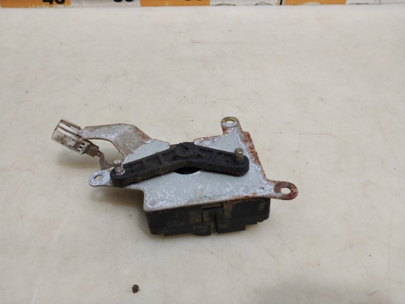 Моторчик заслонки печки