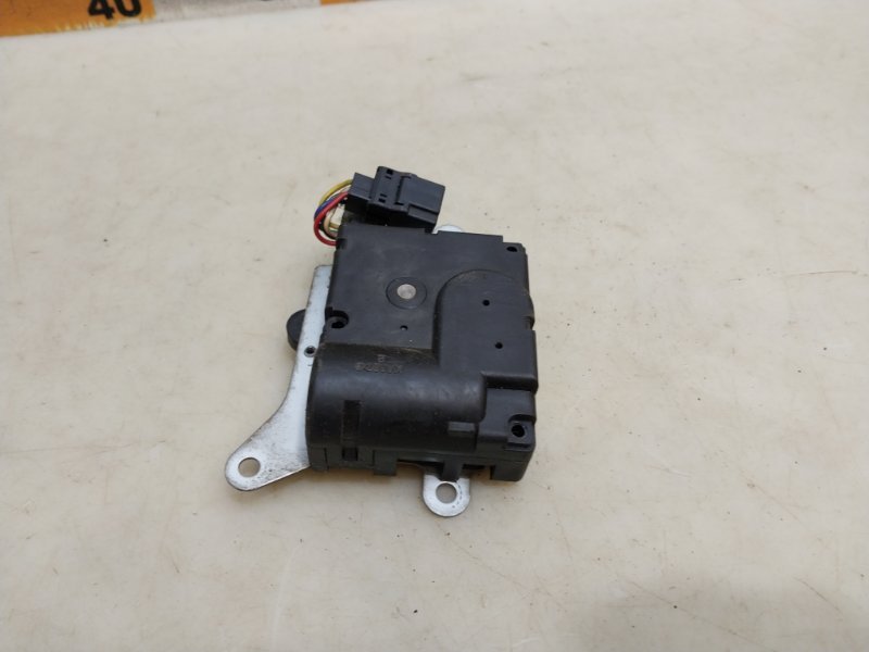 Моторчик заслонки печки