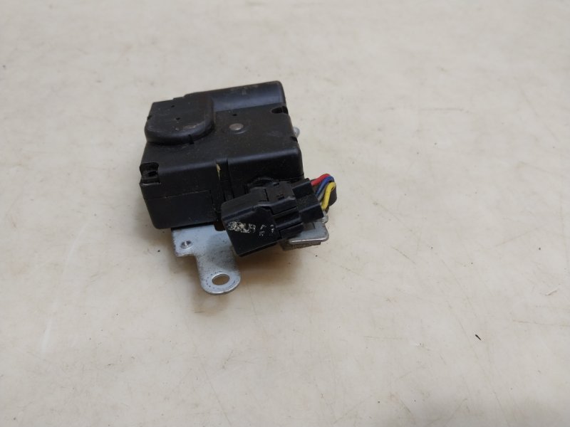 Моторчик заслонки печки