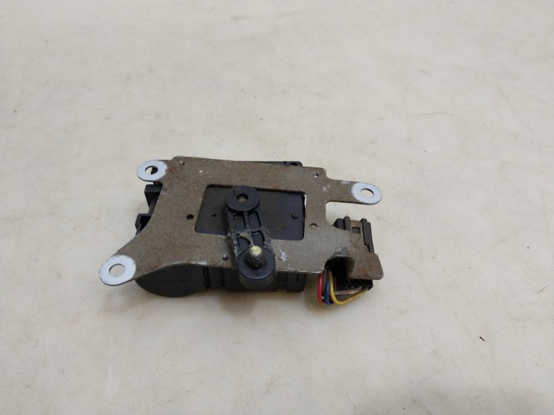 Моторчик заслонки печки