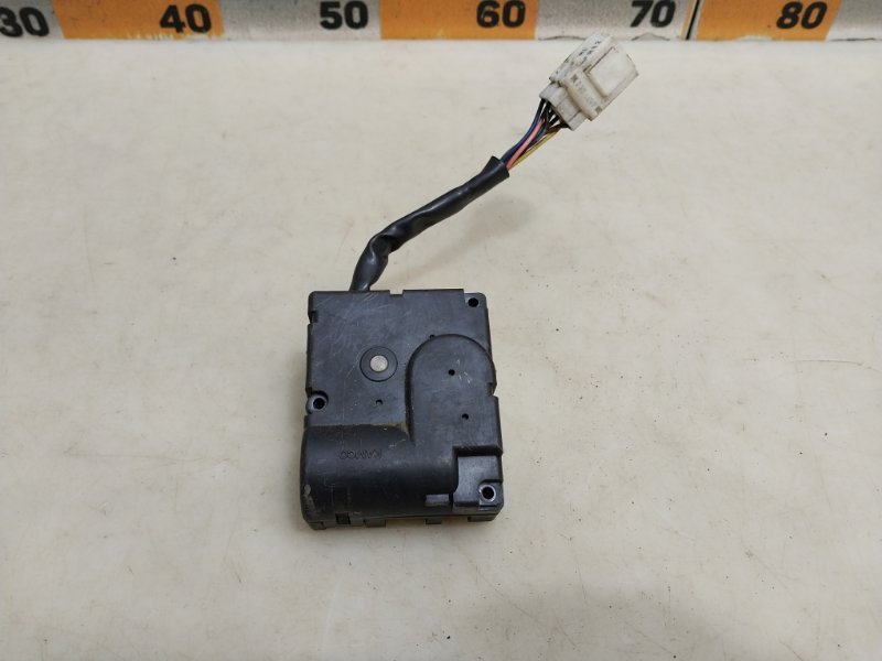 Моторчик заслонки печки