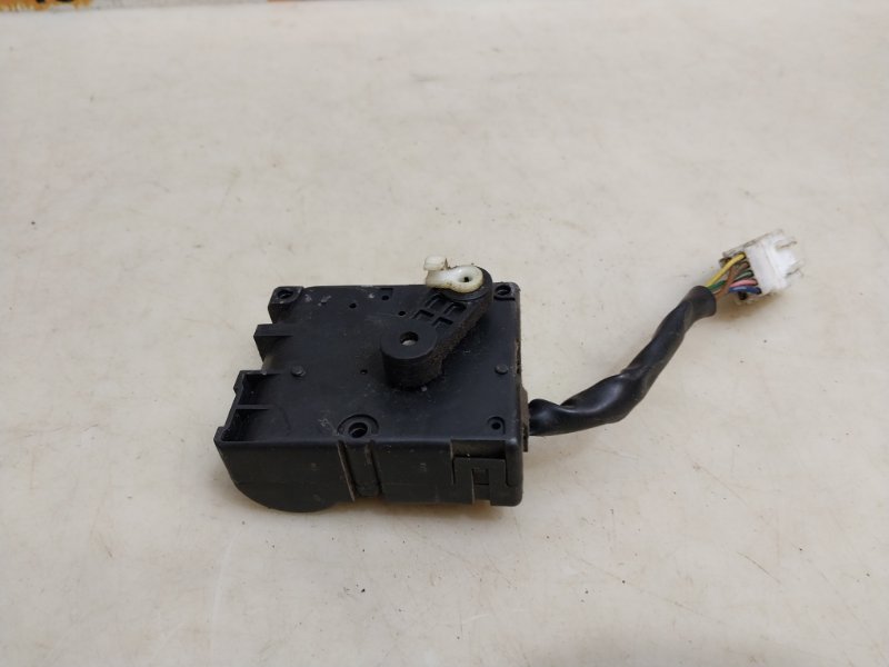 Моторчик заслонки печки