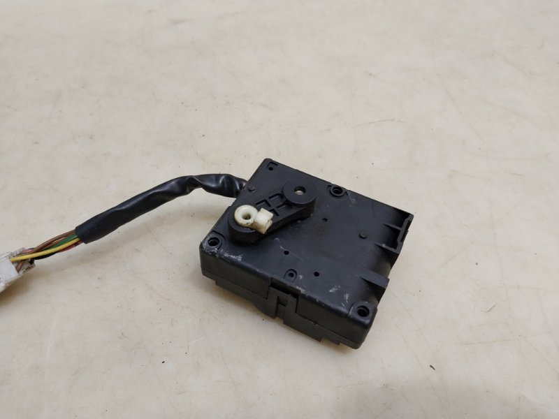 Моторчик заслонки печки