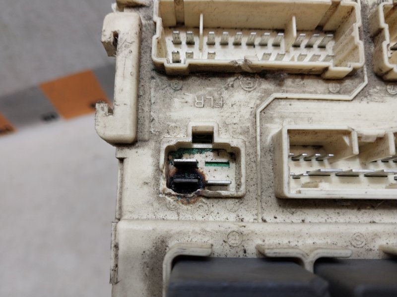 Блок предохранителей