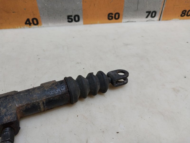 Цилиндр сцепления рабочий