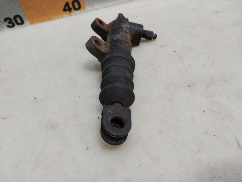 Цилиндр сцепления рабочий