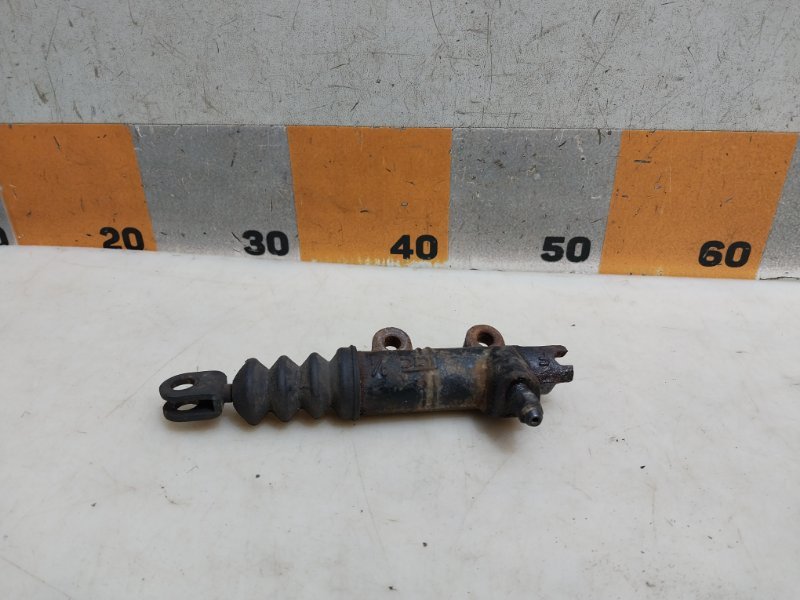 Цилиндр сцепления рабочий