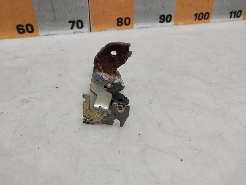 Ручка открывания лючка бензобака