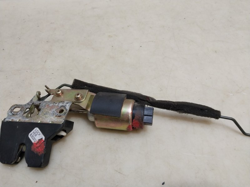 Замок багажника