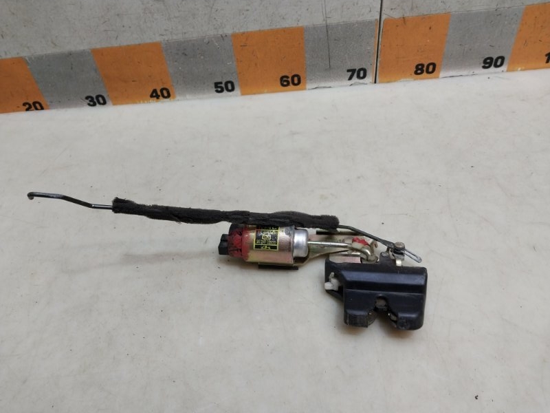 Замок багажника