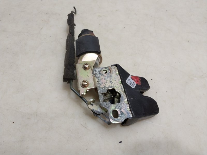 Замок багажника