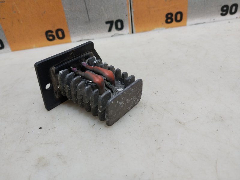 Резистор отопителя