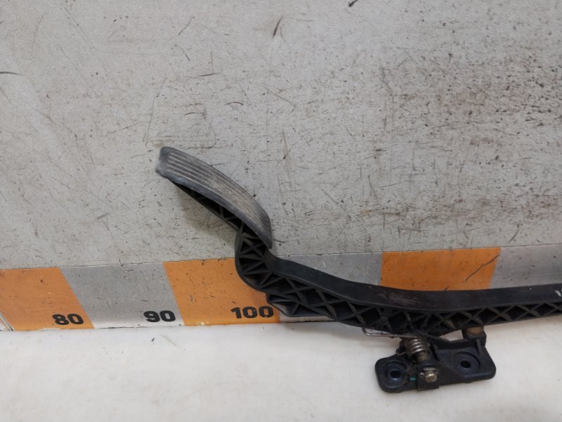 Педаль газа